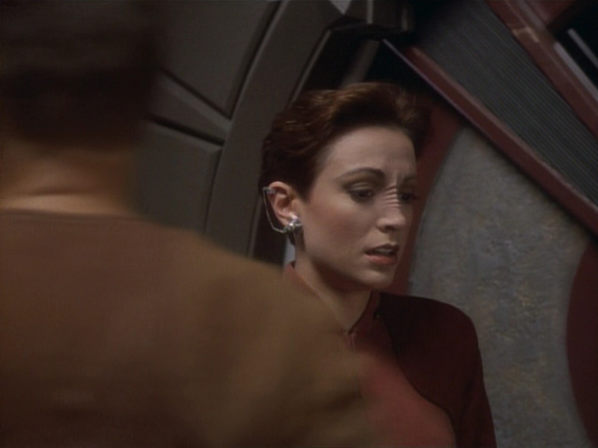 extant_StarTrekDS9_1x04-PastPrologue_3568.jpg