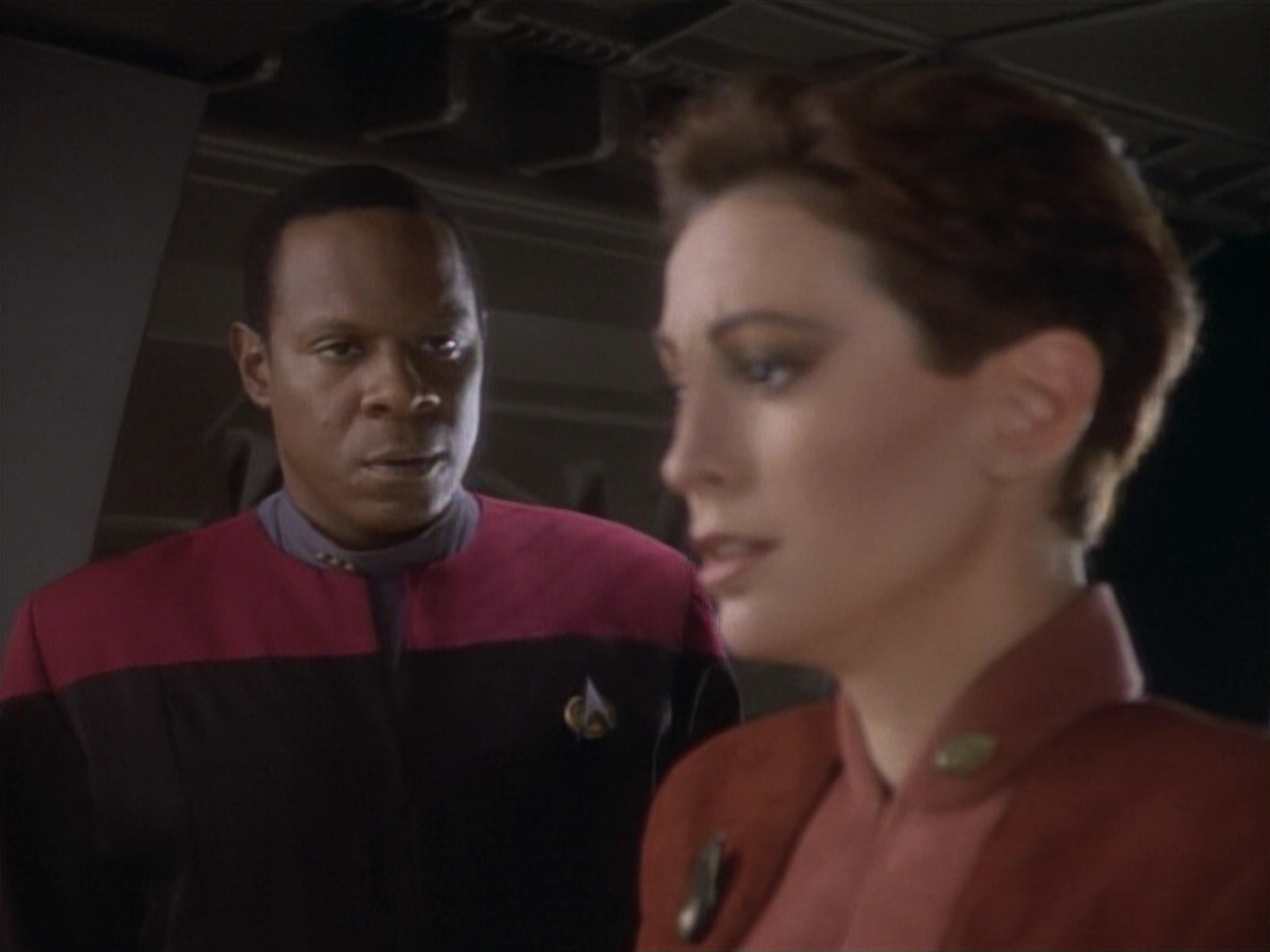 extant_StarTrekDS9_1x04-PastPrologue_3574.jpg