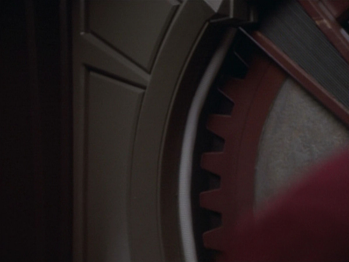 extant_StarTrekDS9_1x04-PastPrologue_3584.jpg