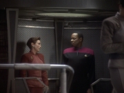 extant_StarTrekDS9_1x04-PastPrologue_0492.jpg