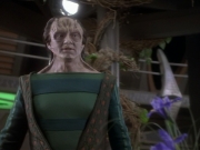 extant_StarTrekDS9_1x04-PastPrologue_2159.jpg