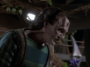 extant_StarTrekDS9_1x04-PastPrologue_2175.jpg