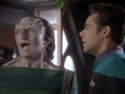 extant_StarTrekDS9_1x04-PastPrologue_2216.jpg