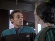 extant_StarTrekDS9_1x04-PastPrologue_2270.jpg