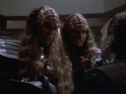 extant_StarTrekDS9_1x04-PastPrologue_2743.jpg