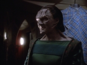 extant_StarTrekDS9_1x04-PastPrologue_2783.jpg