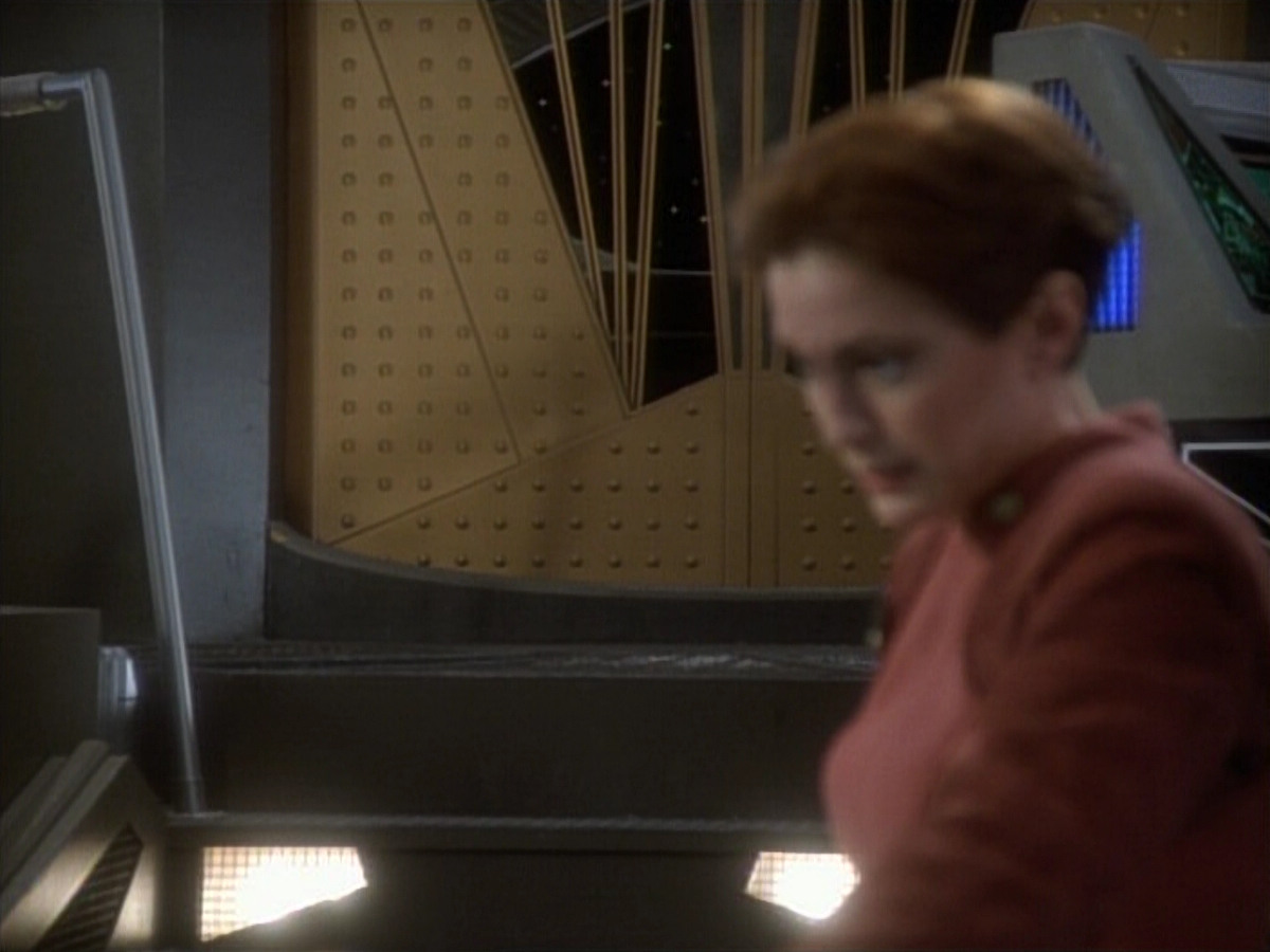 extant_StarTrekDS9_1x05-Babel_00194.jpg