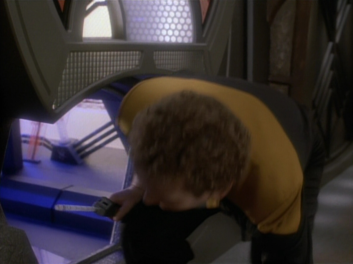 extant_StarTrekDS9_1x05-Babel_00285.jpg