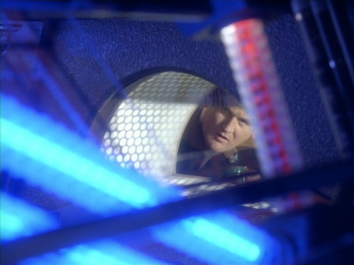 extant_StarTrekDS9_1x05-Babel_00360.jpg