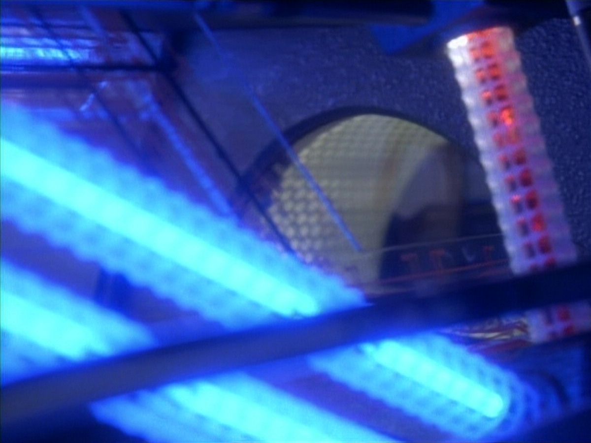 extant_StarTrekDS9_1x05-Babel_00363.jpg