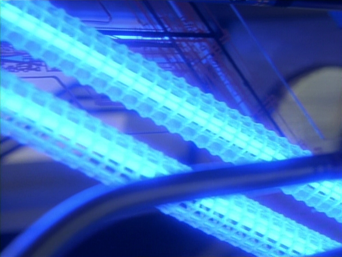 extant_StarTrekDS9_1x05-Babel_00365.jpg