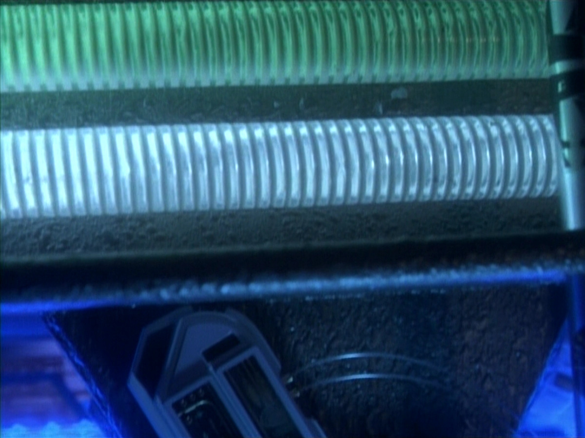 extant_StarTrekDS9_1x05-Babel_00376.jpg