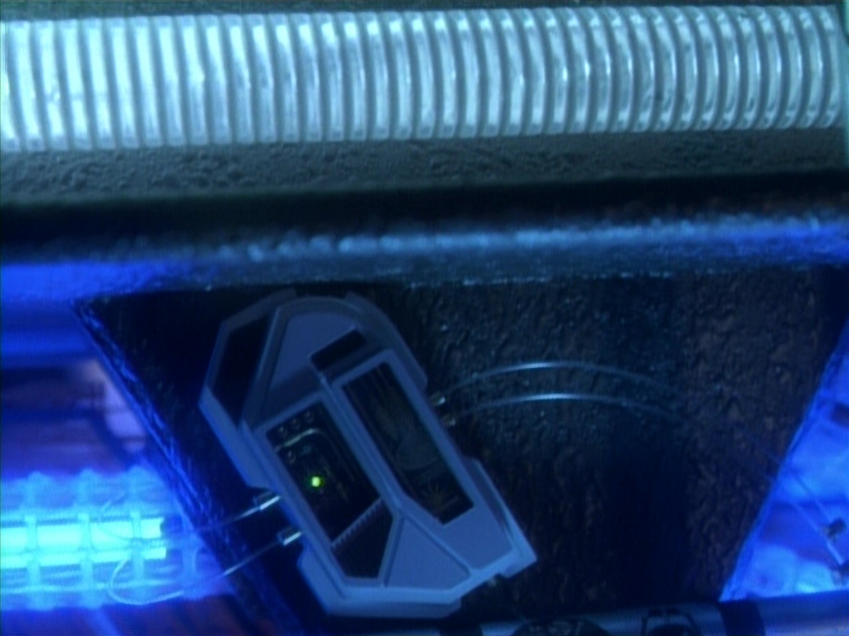 extant_StarTrekDS9_1x05-Babel_00377.jpg