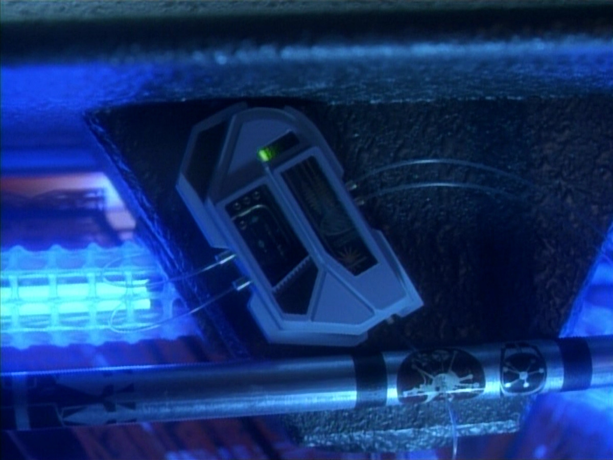 extant_StarTrekDS9_1x05-Babel_00379.jpg