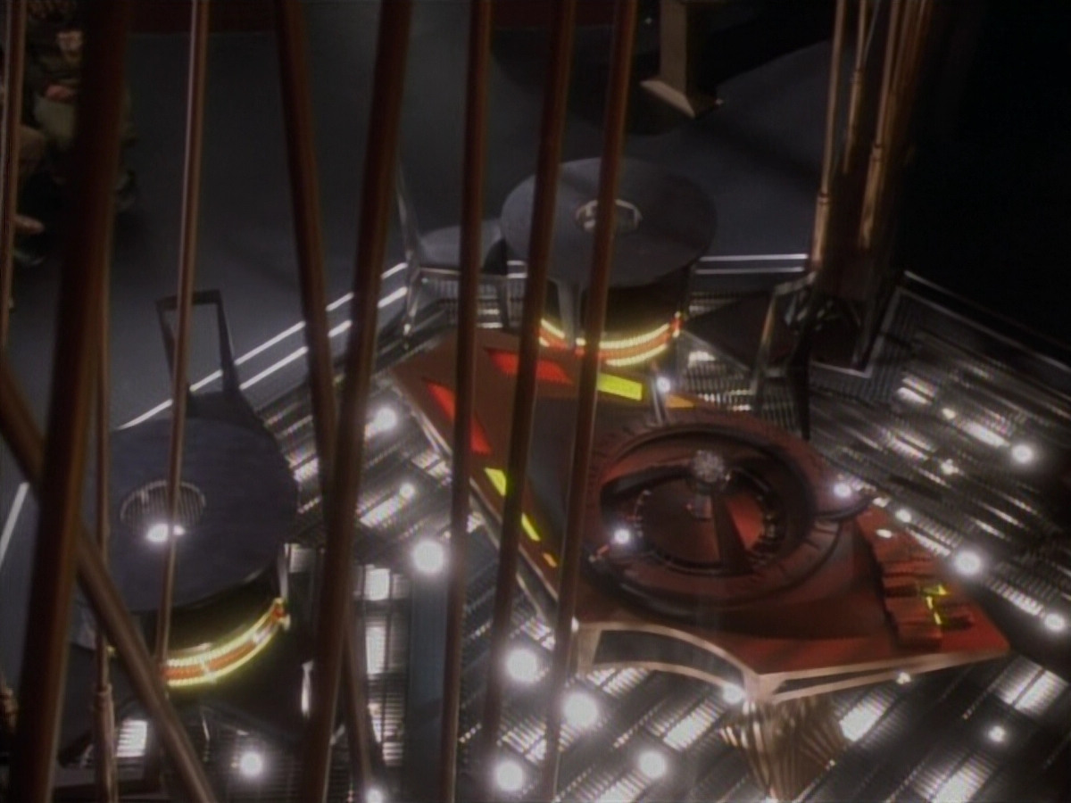 extant_StarTrekDS9_1x05-Babel_00545.jpg