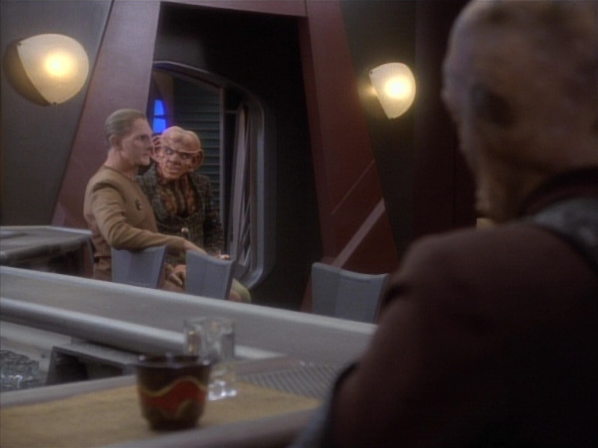 extant_StarTrekDS9_1x05-Babel_00556.jpg
