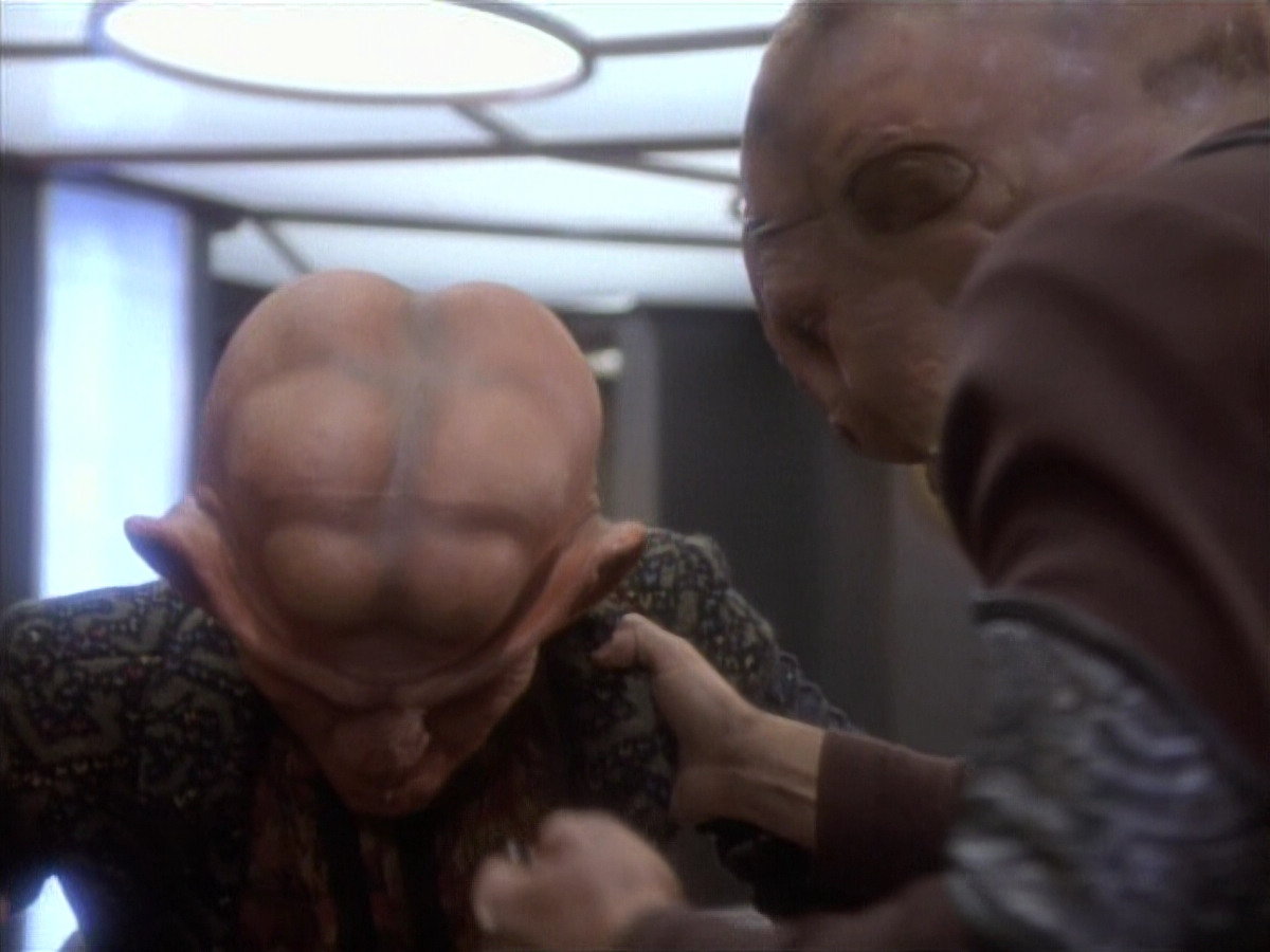 extant_StarTrekDS9_1x05-Babel_00629.jpg