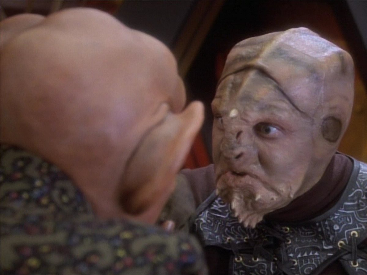 extant_StarTrekDS9_1x05-Babel_00634.jpg