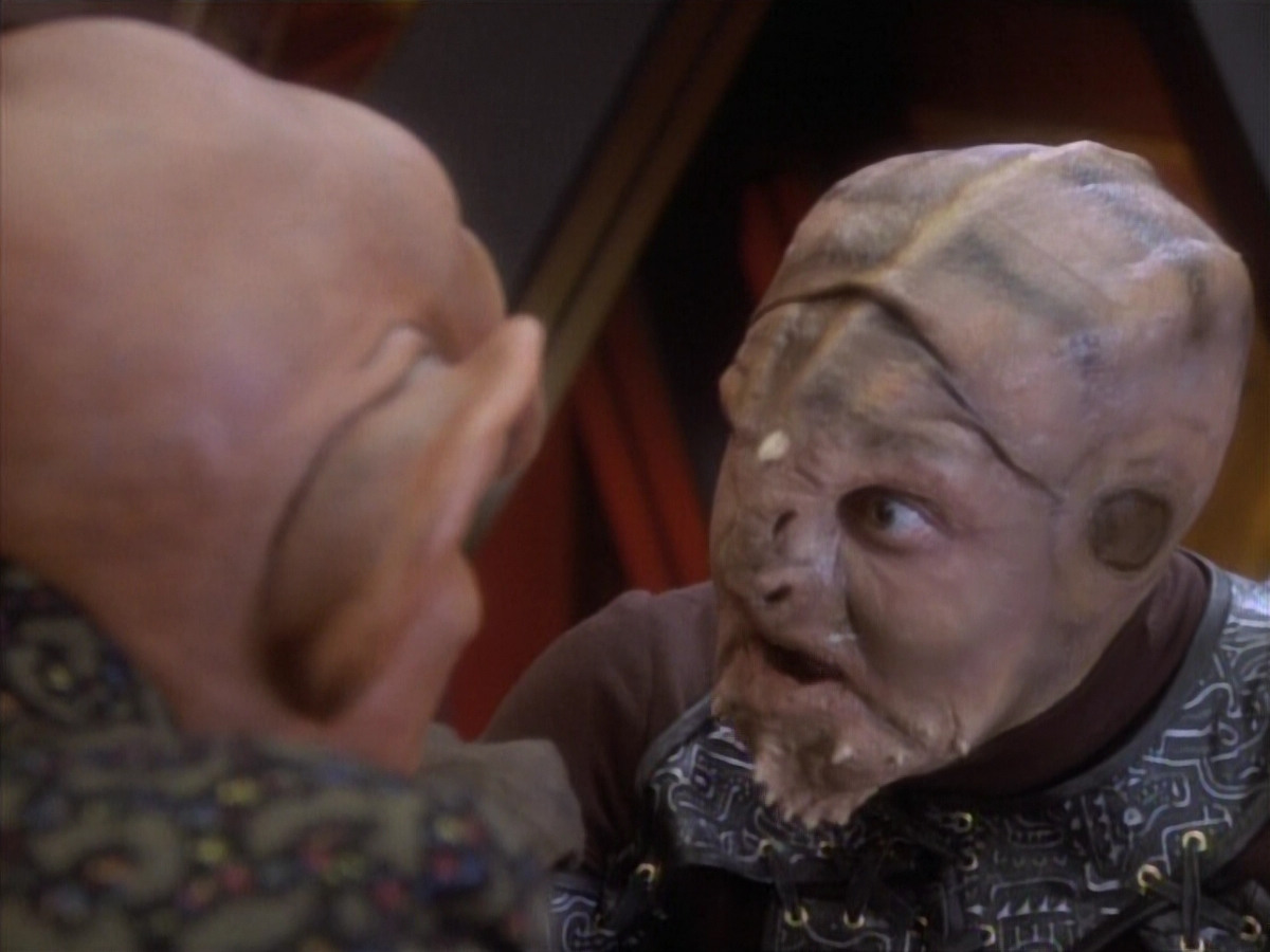 extant_StarTrekDS9_1x05-Babel_00636.jpg