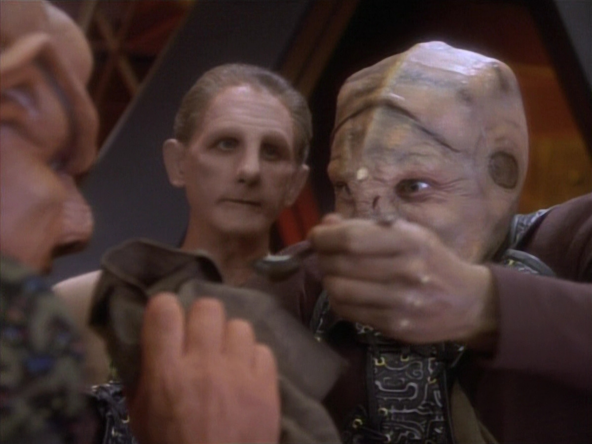 extant_StarTrekDS9_1x05-Babel_00640.jpg