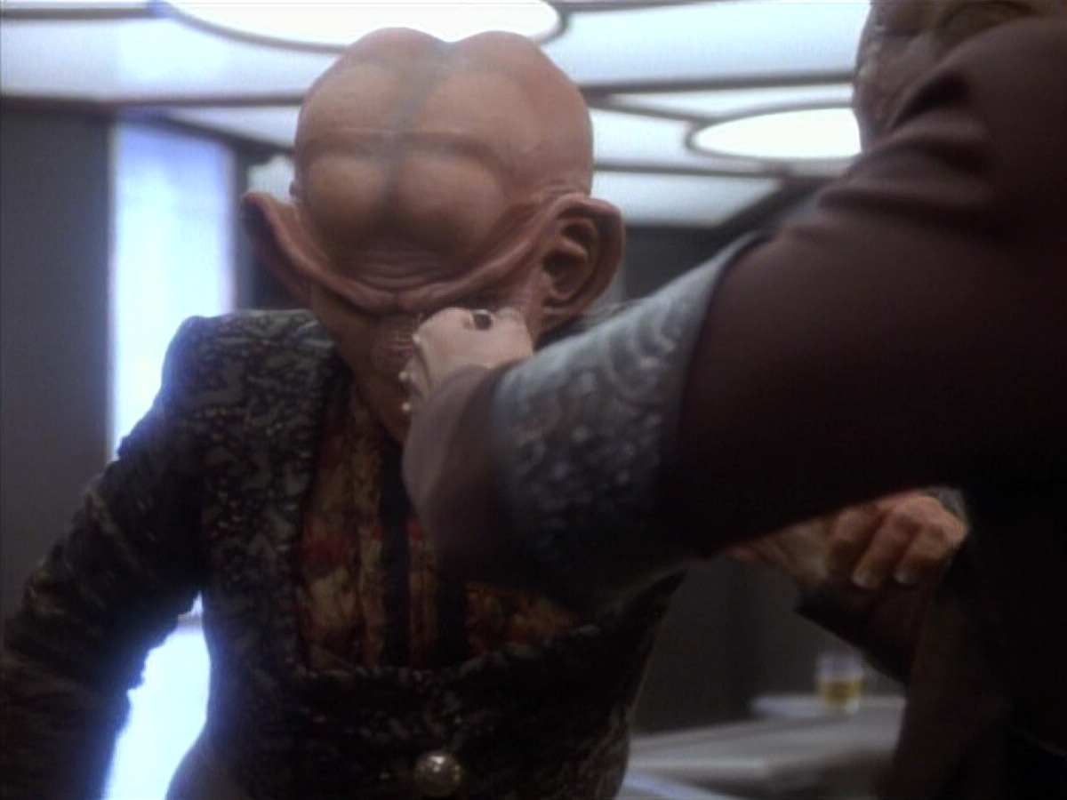extant_StarTrekDS9_1x05-Babel_00646.jpg