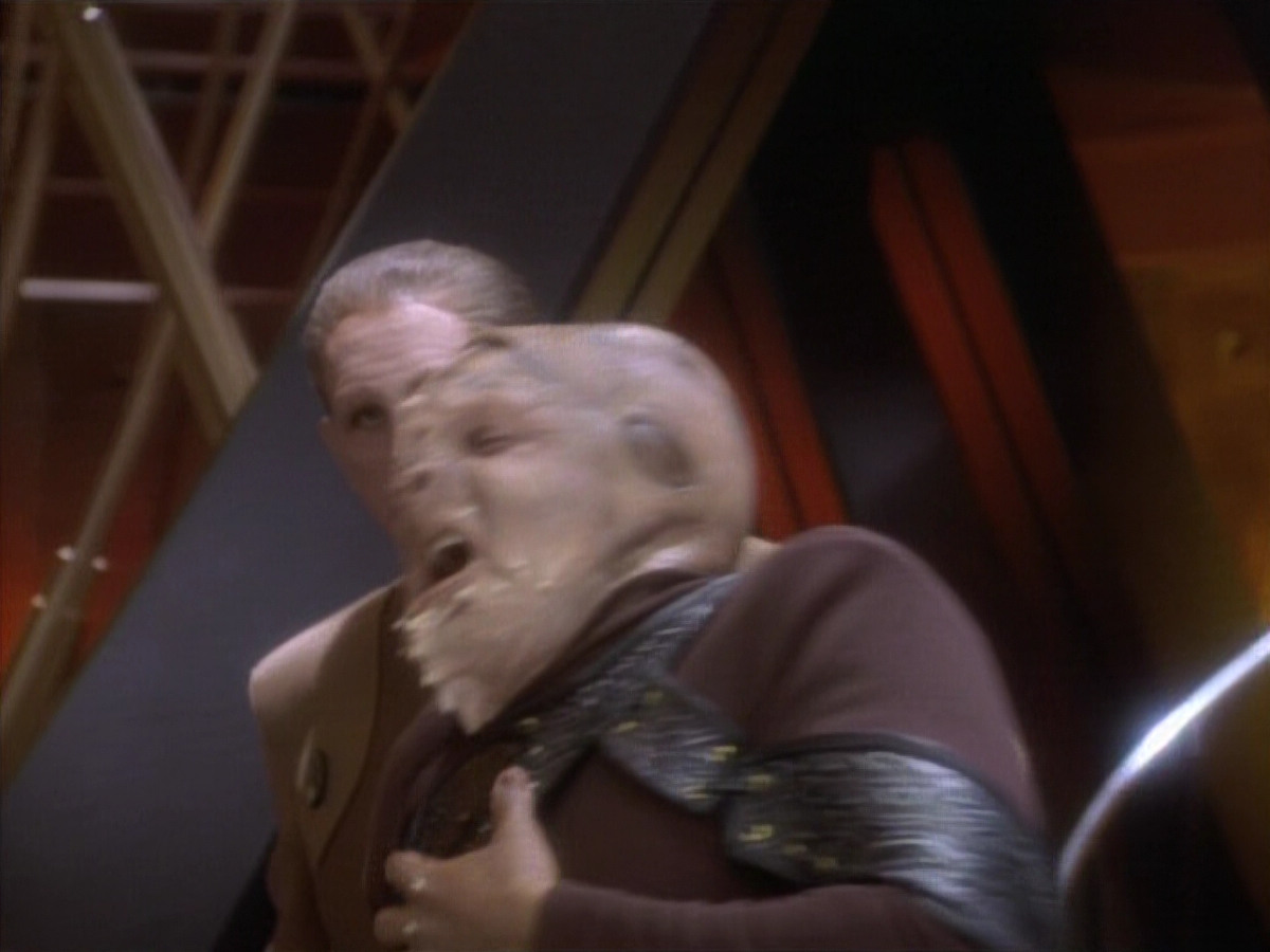 extant_StarTrekDS9_1x05-Babel_00654.jpg