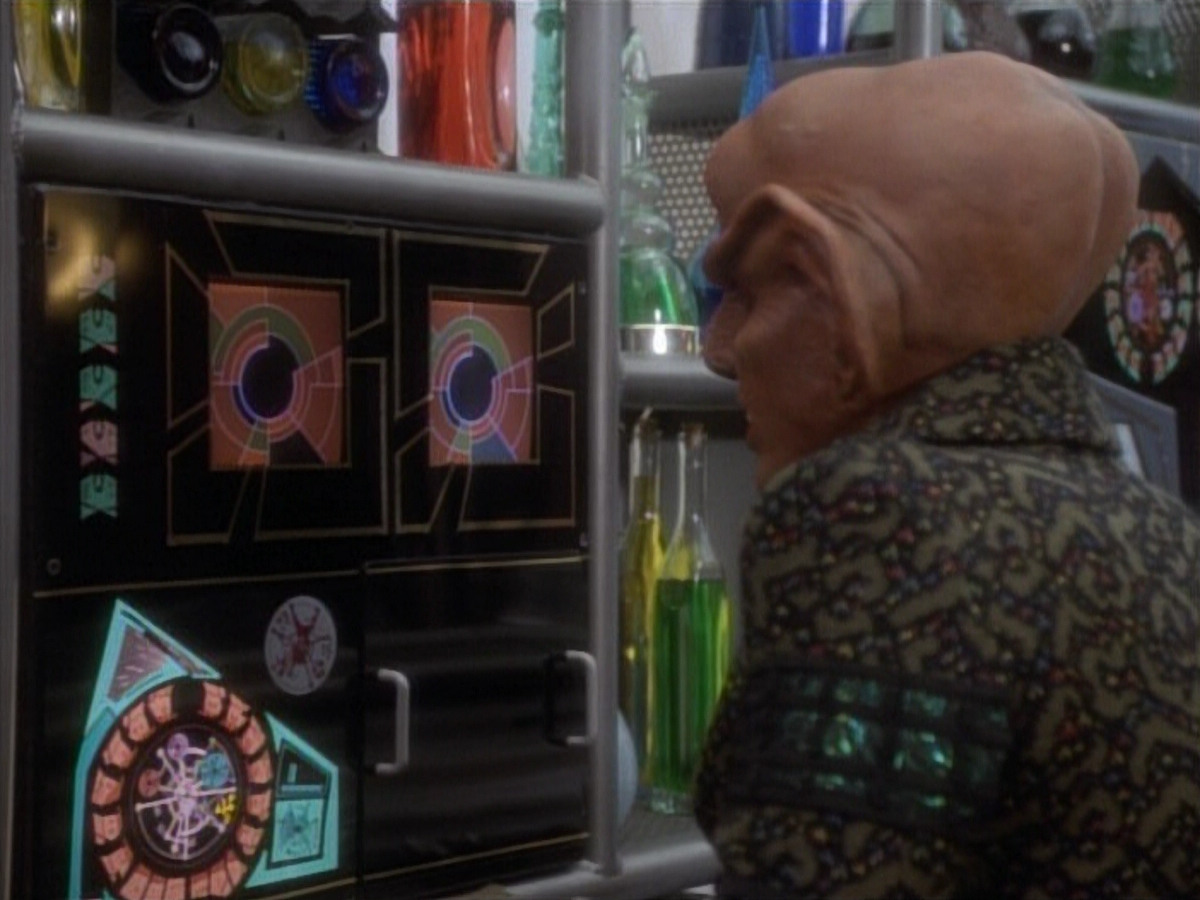 extant_StarTrekDS9_1x05-Babel_00717.jpg