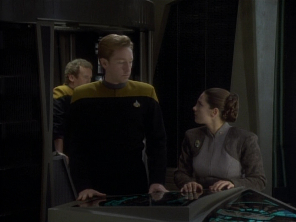 extant_StarTrekDS9_1x05-Babel_01042.jpg