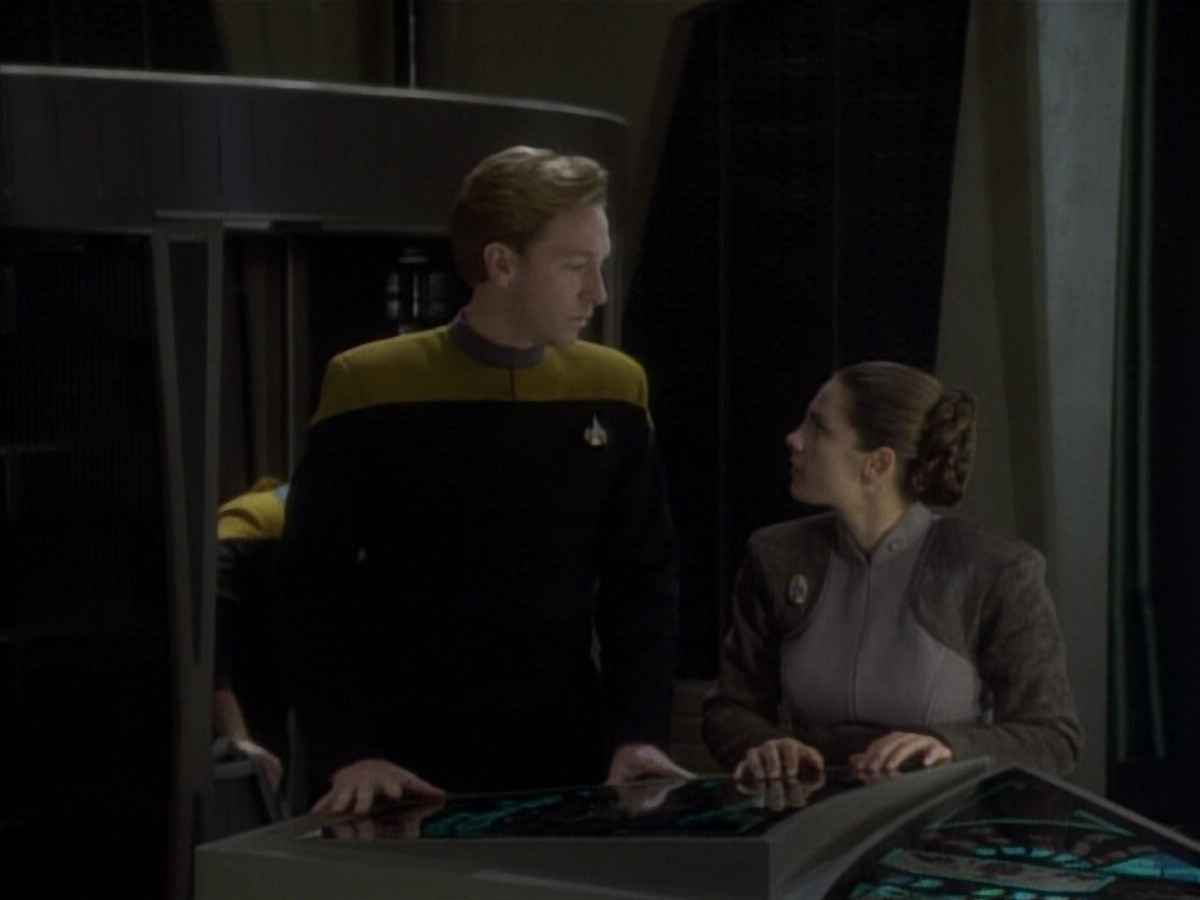 extant_StarTrekDS9_1x05-Babel_01043.jpg