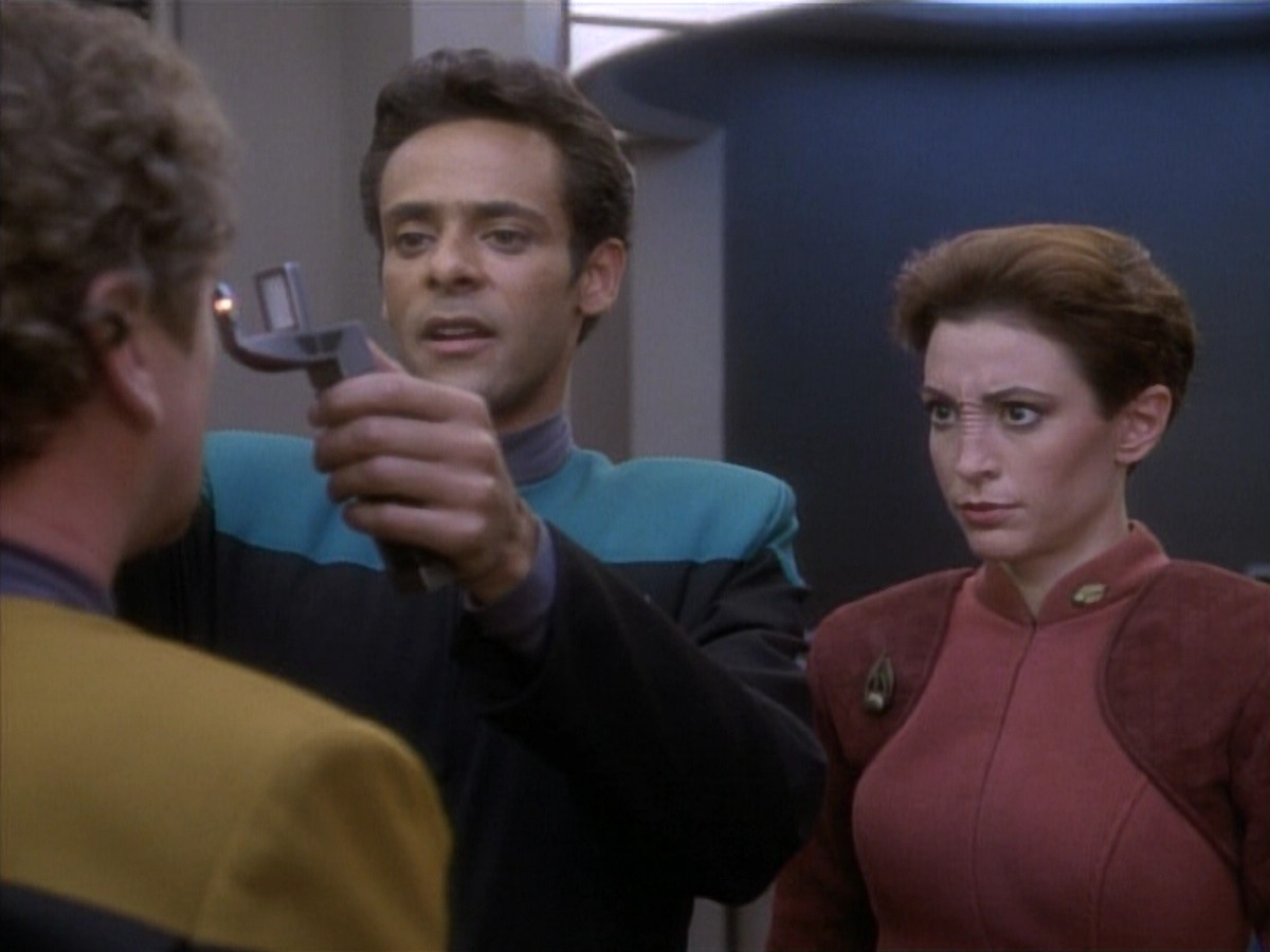 extant_StarTrekDS9_1x05-Babel_01059.jpg