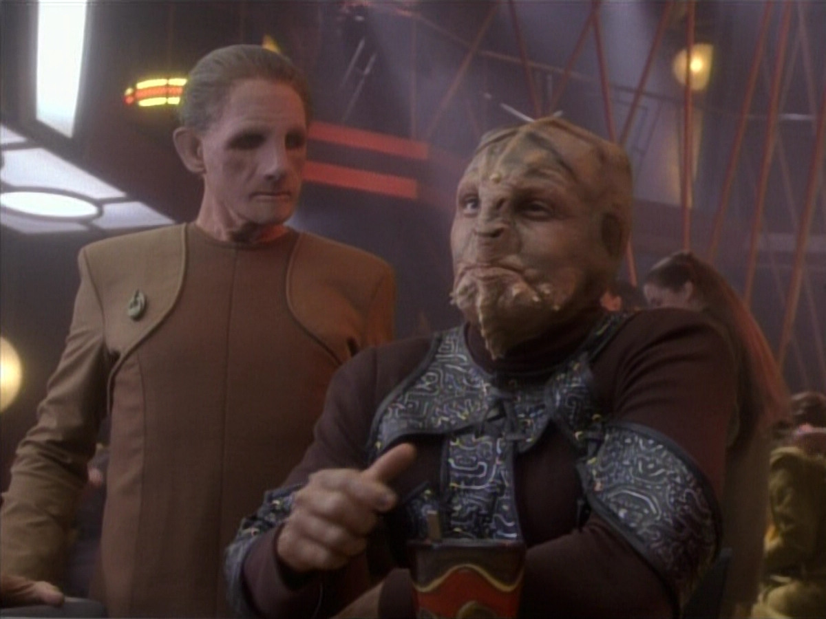 extant_StarTrekDS9_1x05-Babel_01412.jpg
