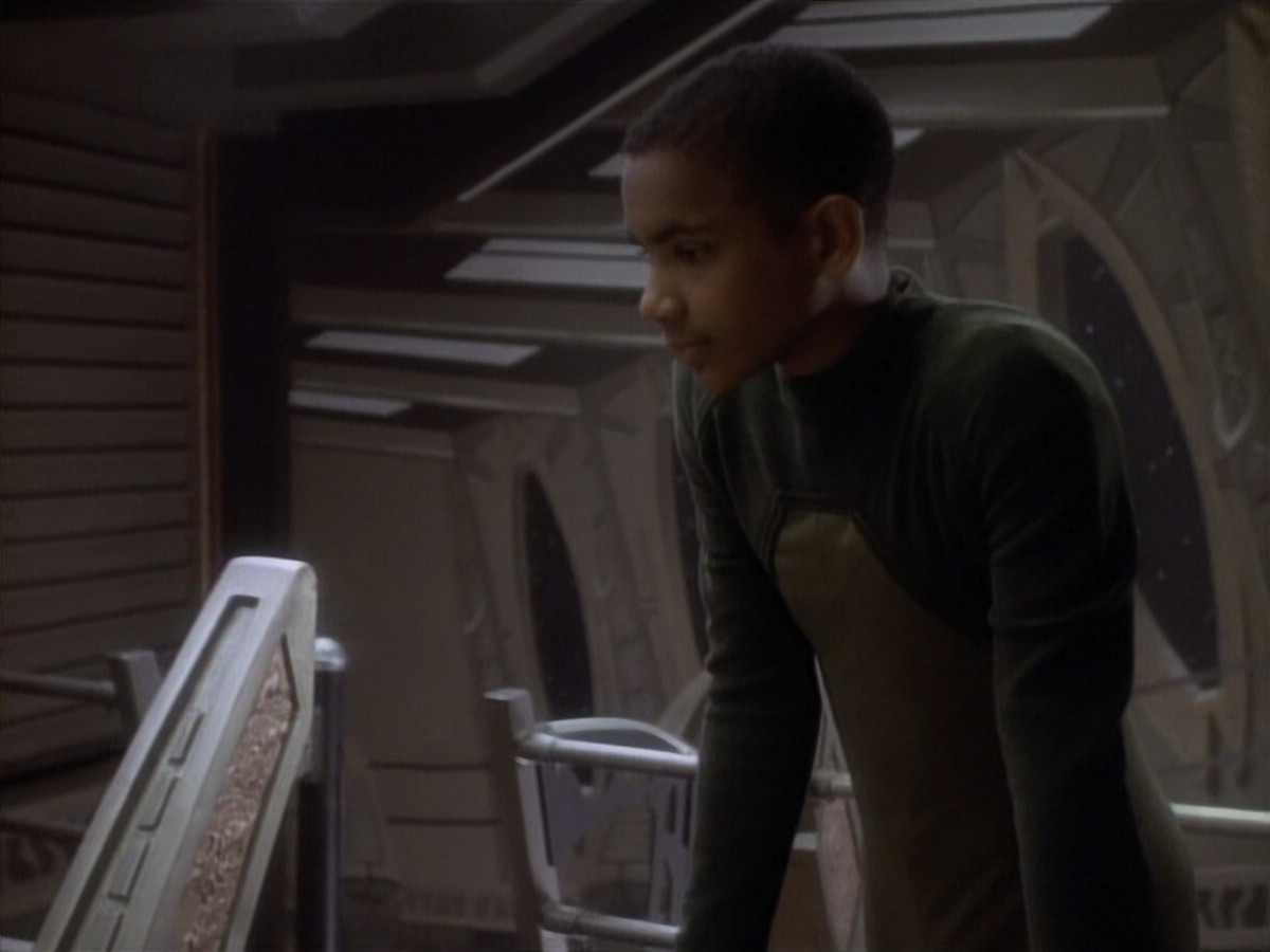 extant_StarTrekDS9_1x05-Babel_01453.jpg