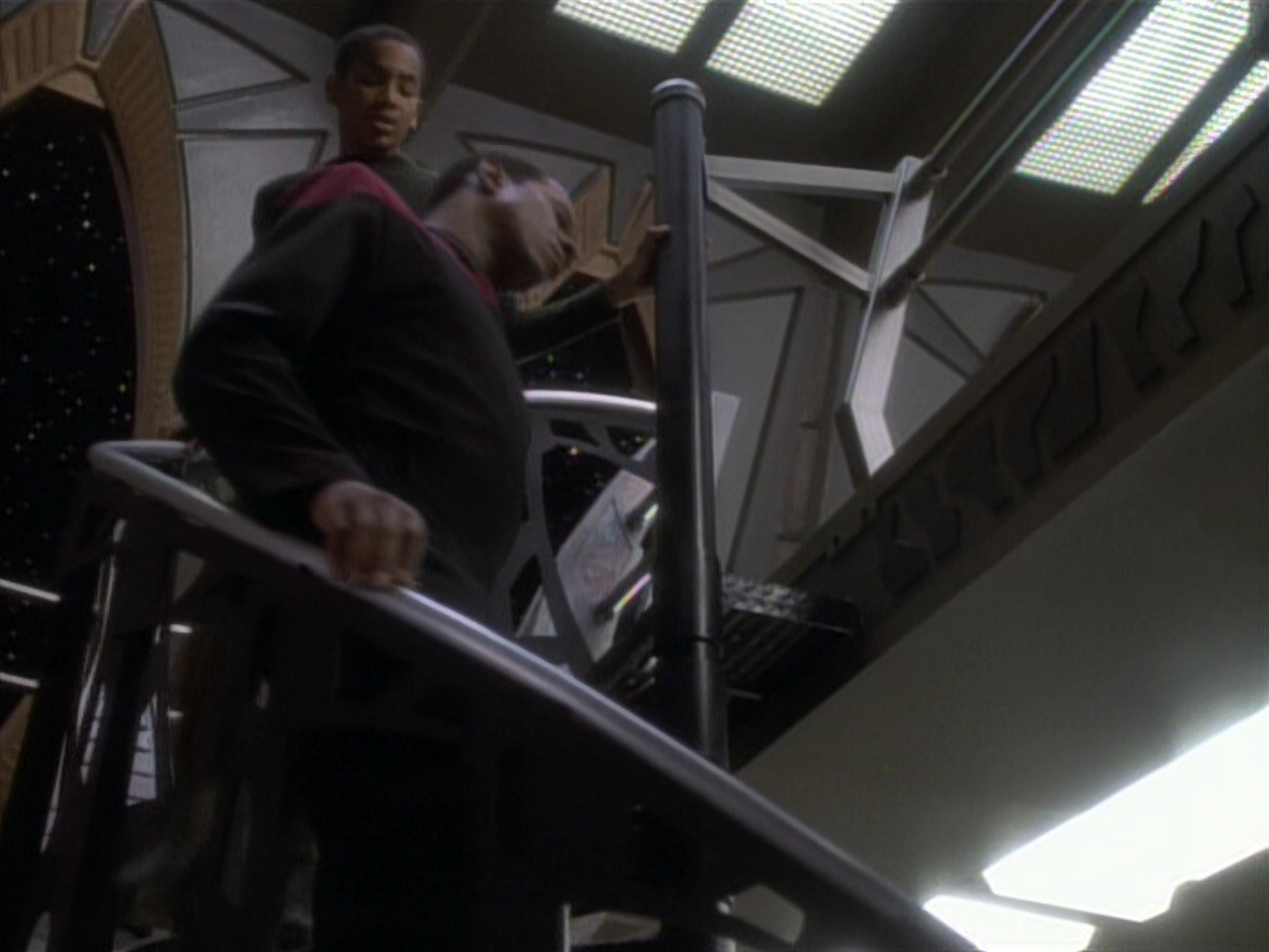extant_StarTrekDS9_1x05-Babel_01463.jpg