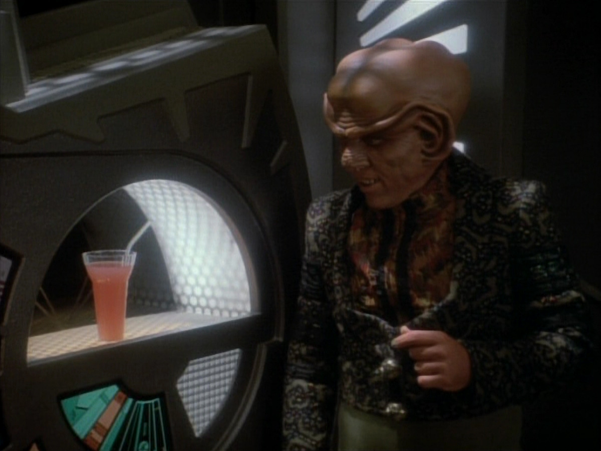 extant_StarTrekDS9_1x05-Babel_01577.jpg