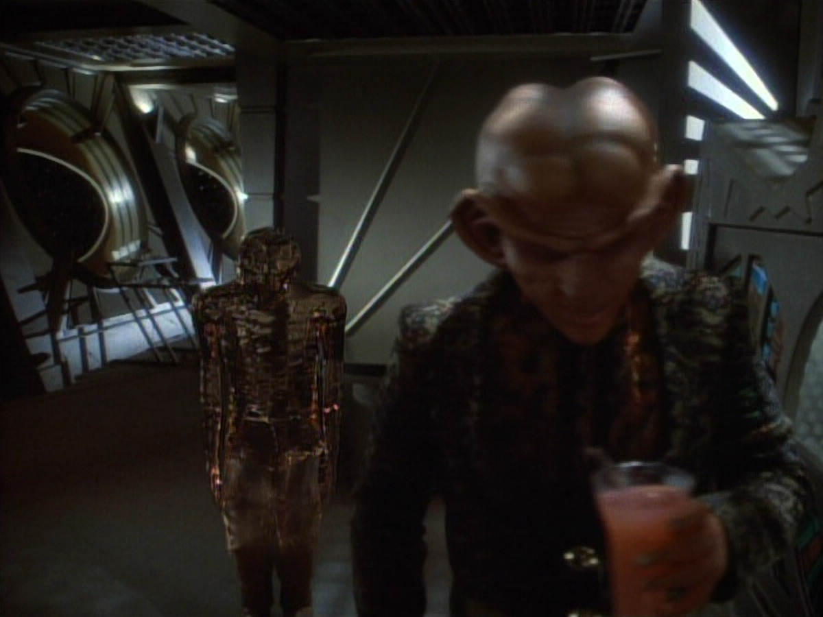 extant_StarTrekDS9_1x05-Babel_01585.jpg