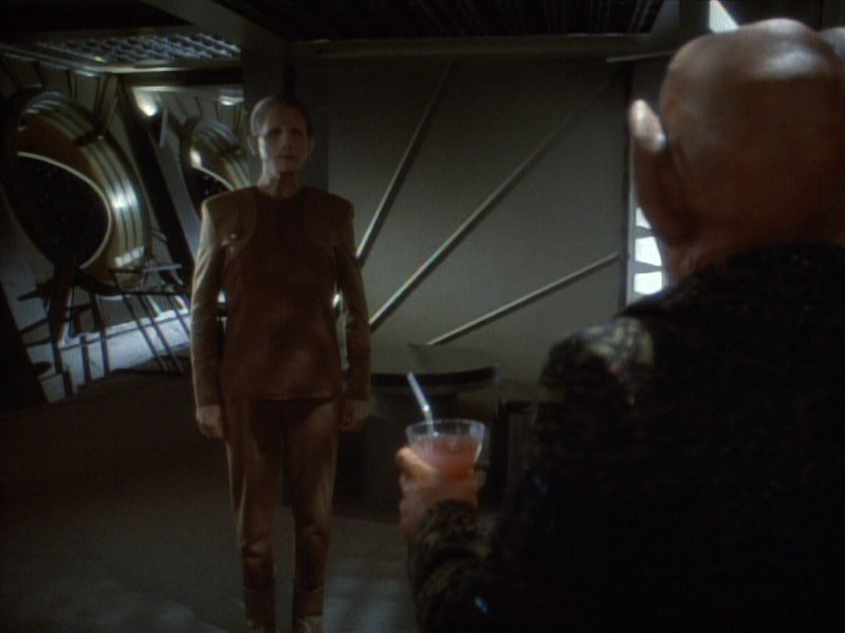 extant_StarTrekDS9_1x05-Babel_01588.jpg