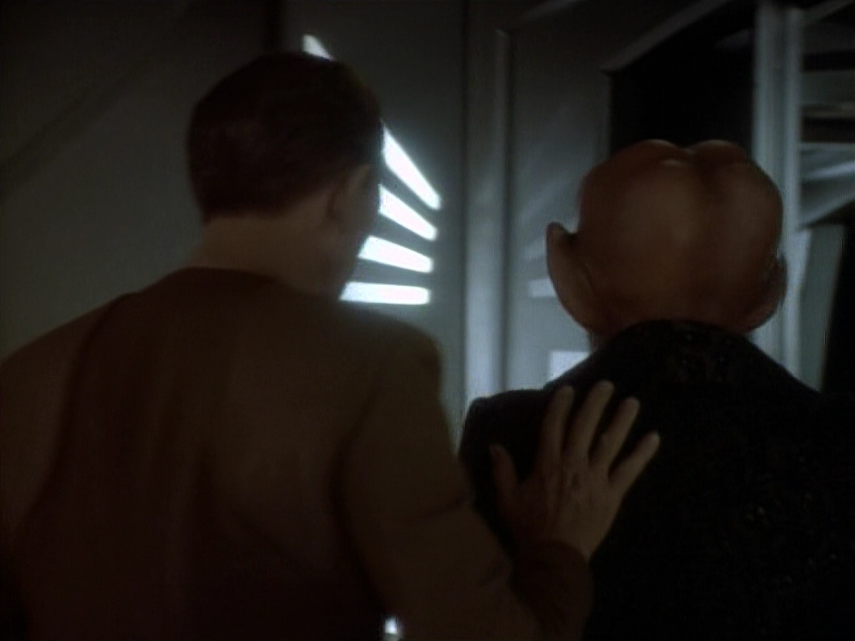 extant_StarTrekDS9_1x05-Babel_01636.jpg