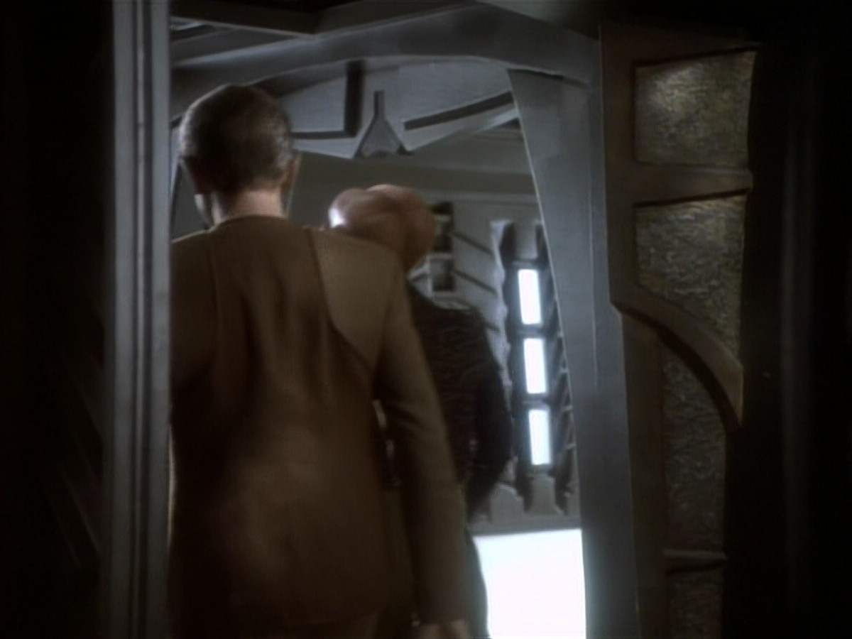 extant_StarTrekDS9_1x05-Babel_01639.jpg