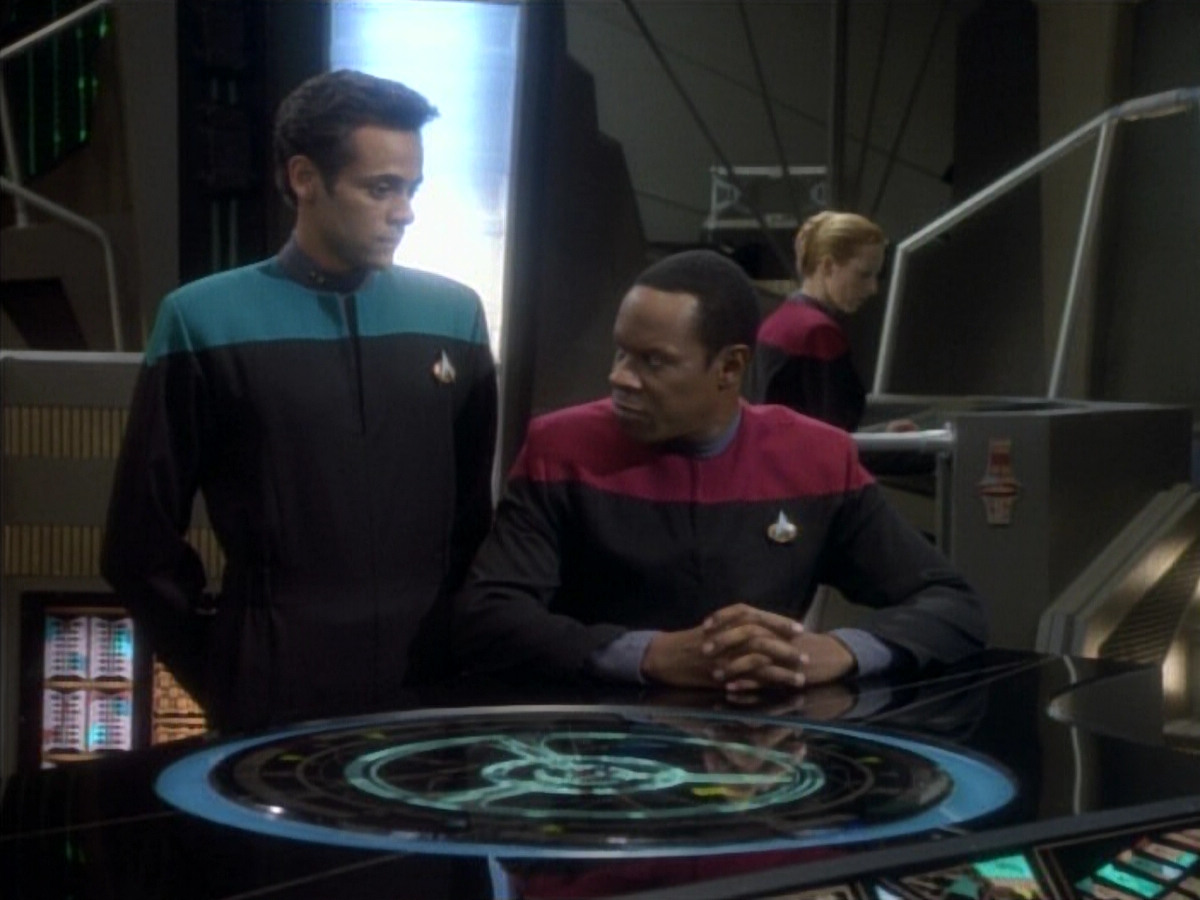 extant_StarTrekDS9_1x05-Babel_01703.jpg