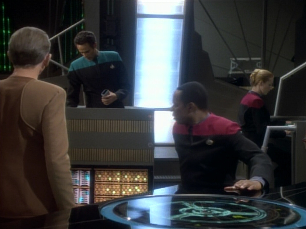 extant_StarTrekDS9_1x05-Babel_01739.jpg