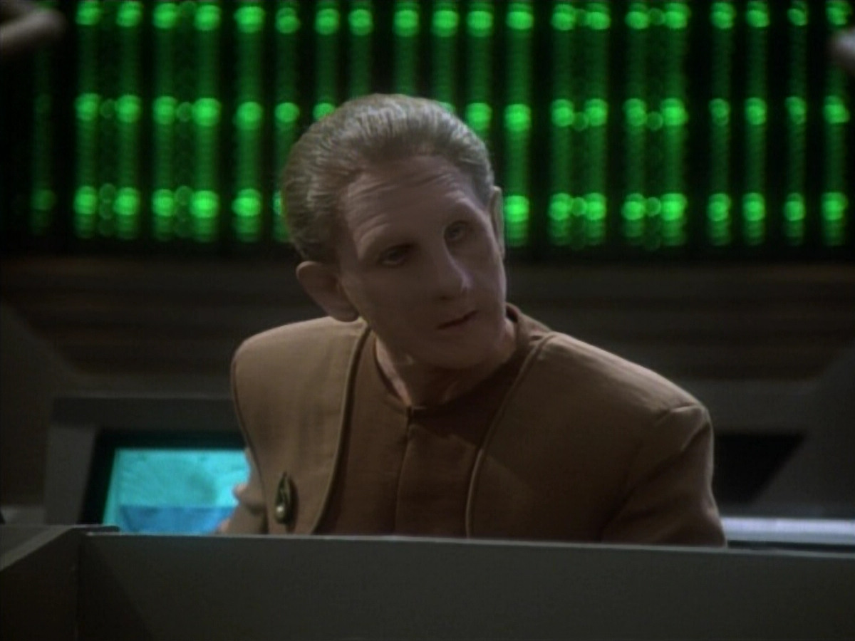 extant_StarTrekDS9_1x05-Babel_03045.jpg