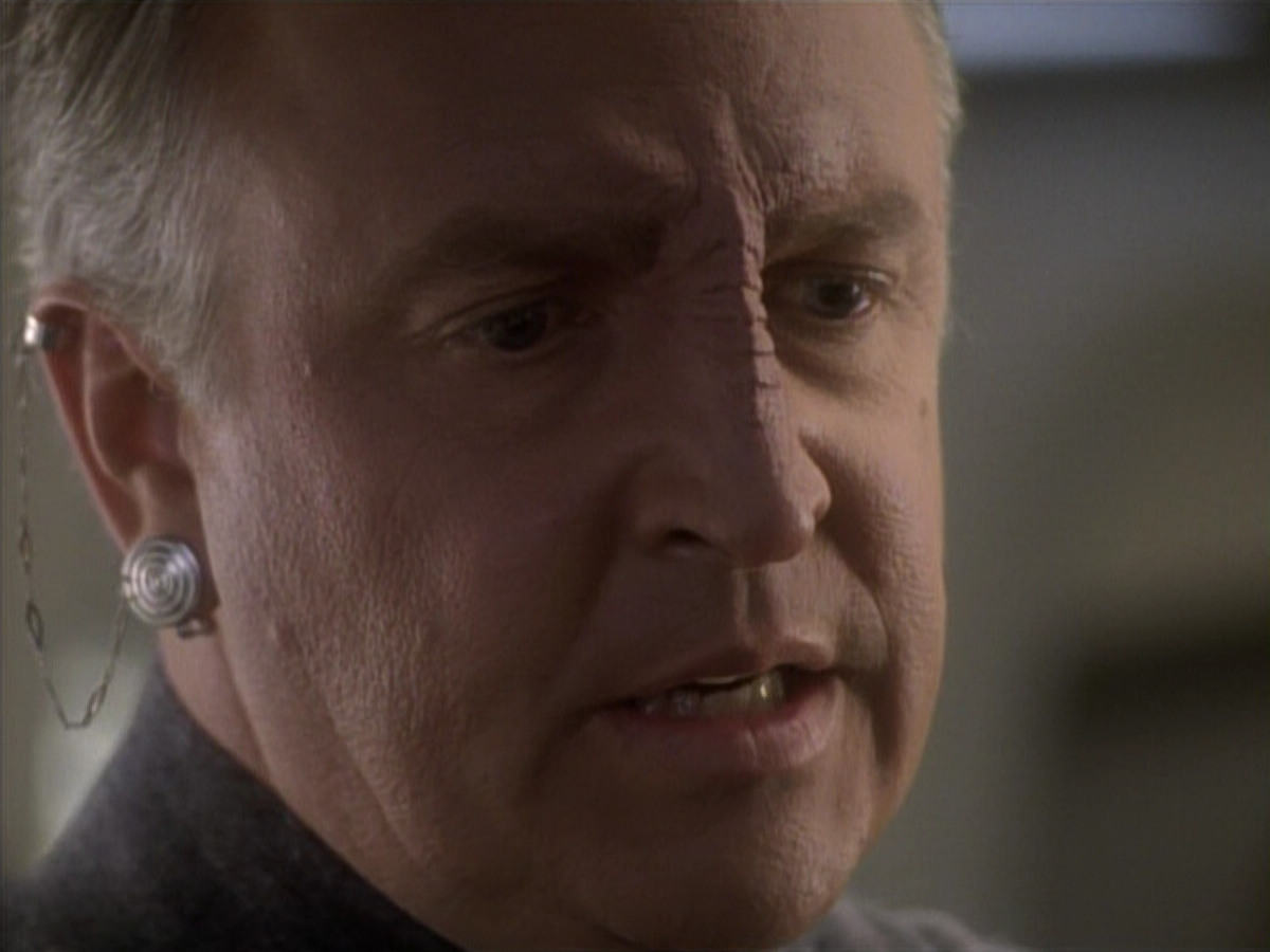 extant_StarTrekDS9_1x05-Babel_03297.jpg