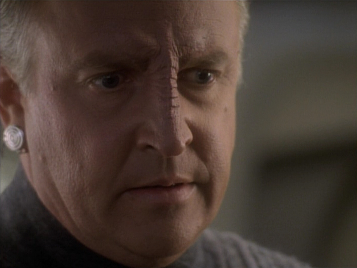 extant_StarTrekDS9_1x05-Babel_03336.jpg
