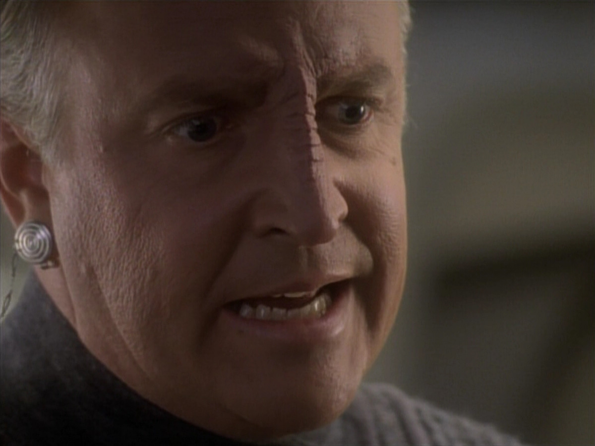 extant_StarTrekDS9_1x05-Babel_03349.jpg