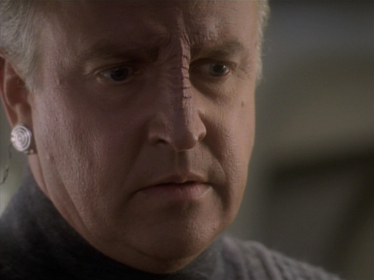 extant_StarTrekDS9_1x05-Babel_03359.jpg