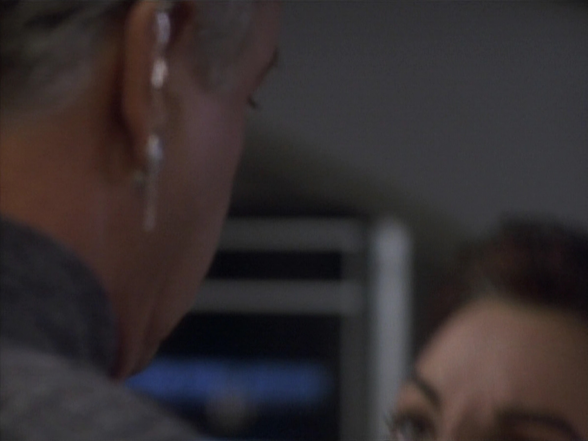 extant_StarTrekDS9_1x05-Babel_03364.jpg