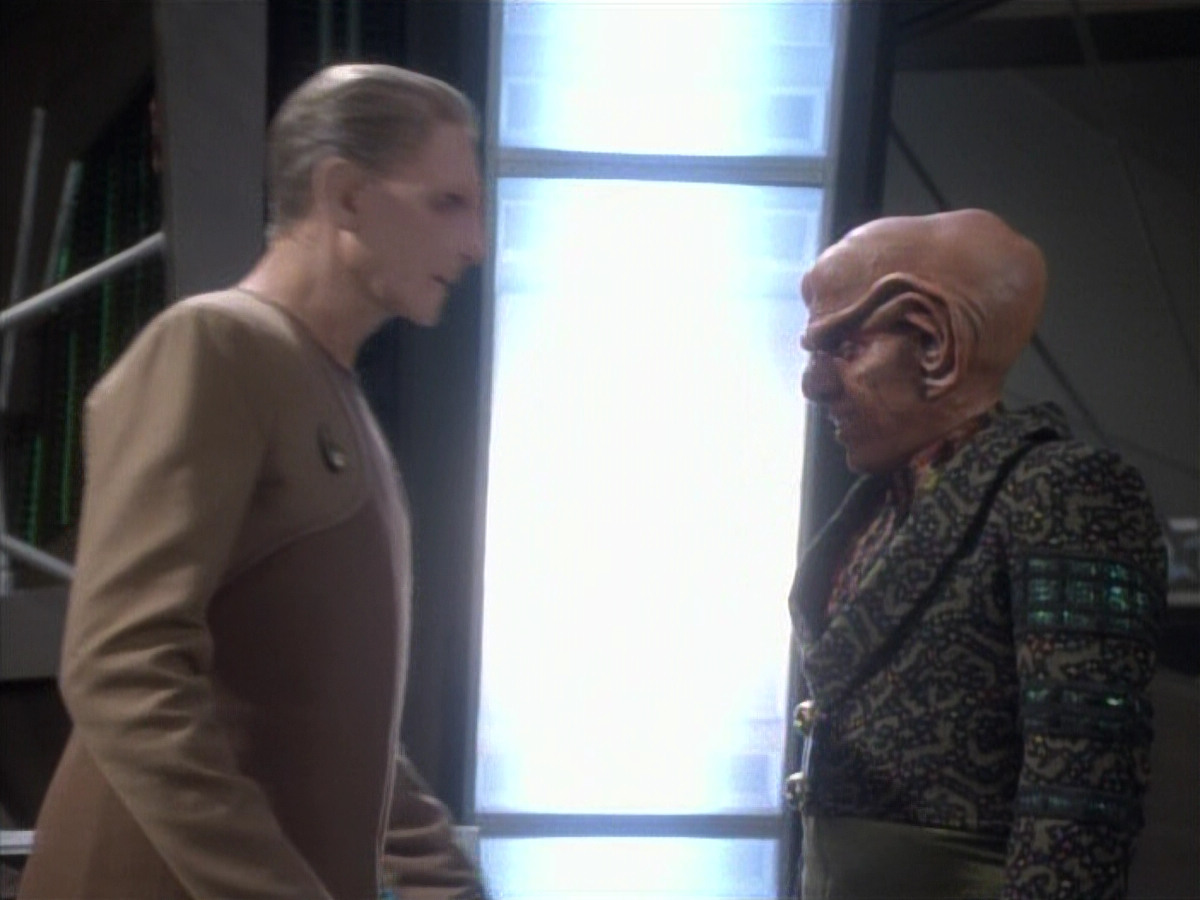 extant_StarTrekDS9_1x05-Babel_03438.jpg