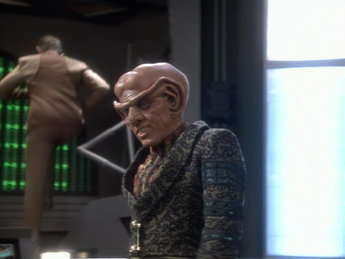 extant_StarTrekDS9_1x05-Babel_03442.jpg