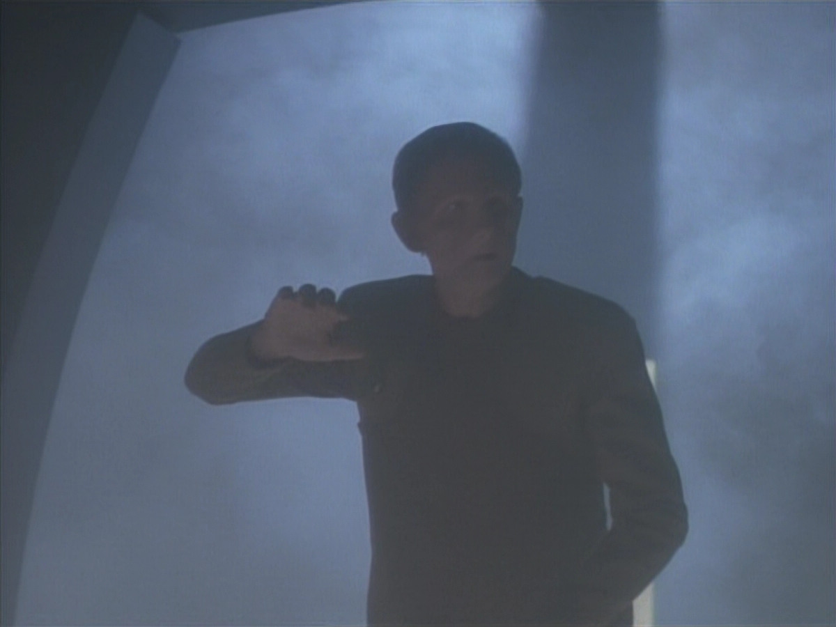 extant_StarTrekDS9_1x05-Babel_03469.jpg