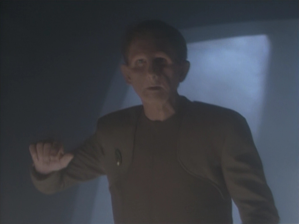 extant_StarTrekDS9_1x05-Babel_03471.jpg